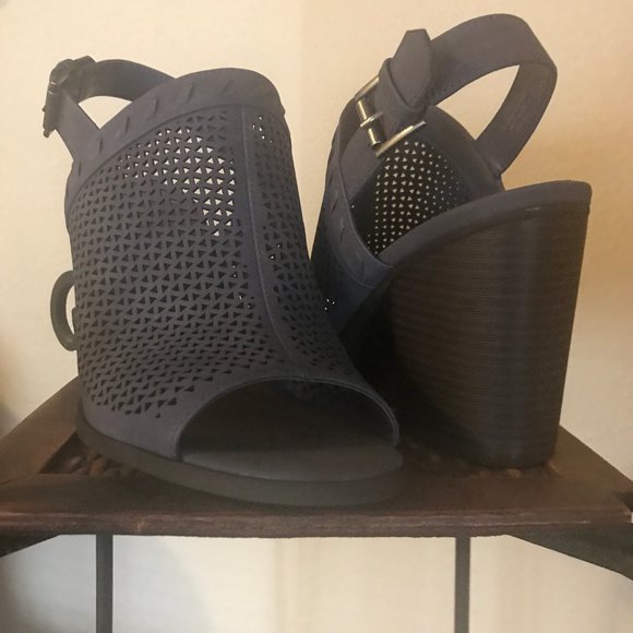 New-Indigo- Steel Blue Sandals with heels - Picture 2 of 4